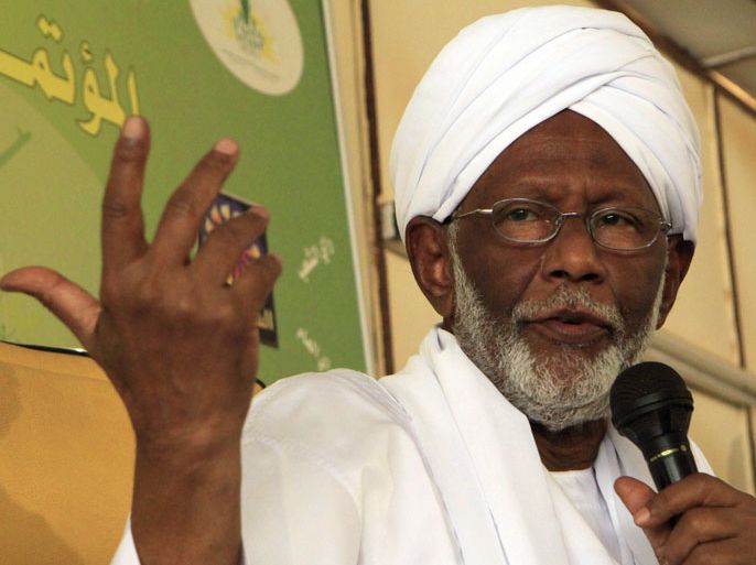 epa02848991 Islamist leader of the opposition Popular Congress Party (PCP) Hassan al-Turabi gestures during press conference, in Khartoum, Sudan, 30 July 2011. Turabi held a press conference after his return from a trip in Egypt. EPA/PHILLIP DHIL