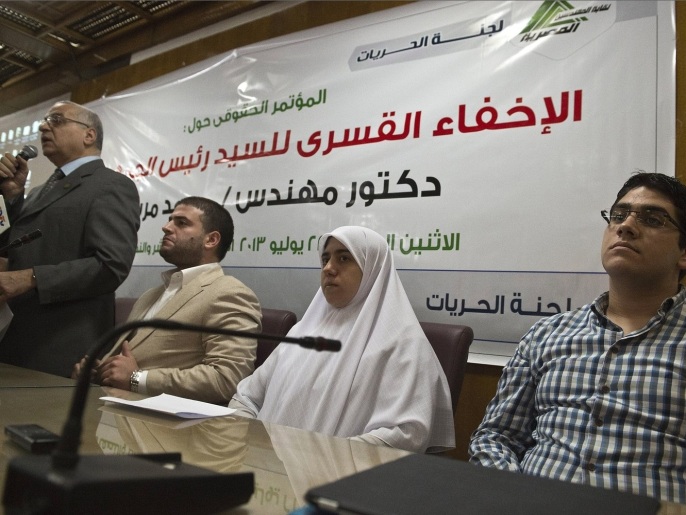 ‪عائلة مرسي أعلنت أنها بصدد اتخاذ إجراءات قانونية ضد قائد الجيش بتهمة اختطاف الرئيس المعزول‬ (غيتي إيميغز)