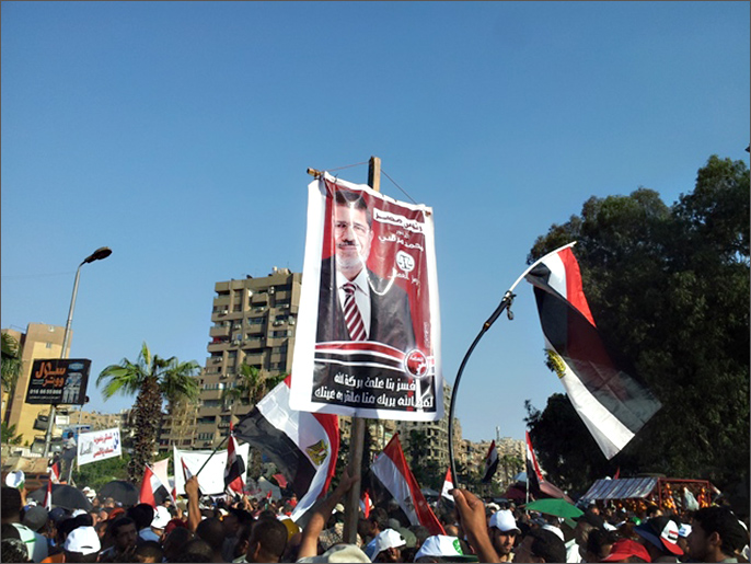 تعزي أوسنبروكر نجاح مرسي في مواجهة المعارضة إلى دعم سكان الريف (الجزيرة)