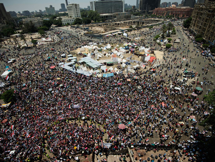 ‪ميدان التحرير شهد احتشاد آلاف المعارضين للرئيس مرسي‬ (الفرنسية)