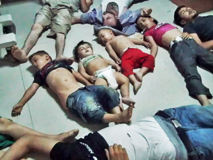 القصف بالكيميائي أودى بحياة مئات السوريين بينهم الكثير من الأطفال (الجزيرة)