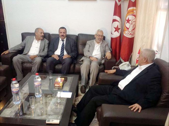 لقاء بارز بين الغنوشي والعباسي (أقصى اليمين) لبحث مخرج للأزمة في تونس