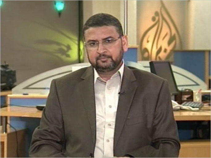 ‪أبو زهري: دعا الحكومة لتحمل مسؤولياتها تجاه جميع الموظفين‬  (الجزيرة-أرشيف)