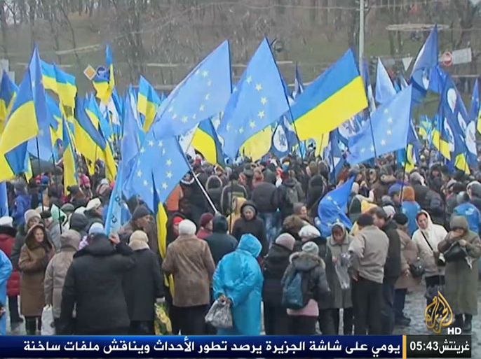 معارضة أوكرانيا تتعهد بتنحية الرئيس