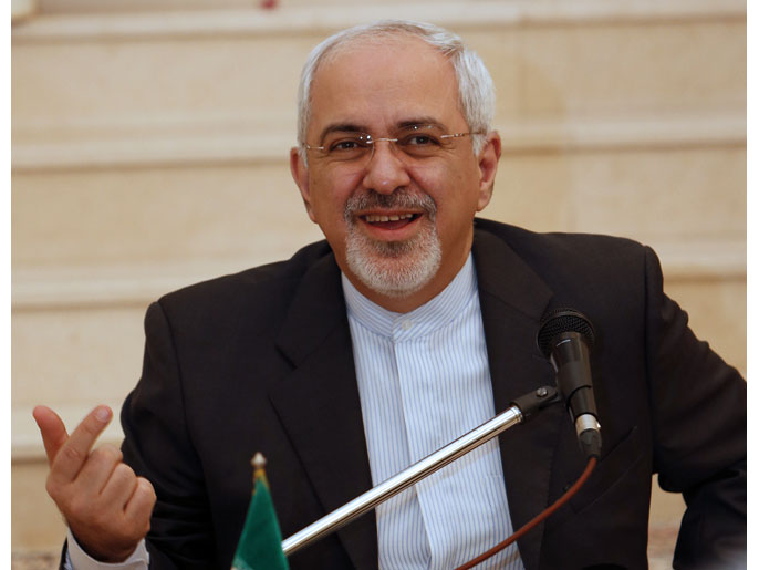 ‪نقل عن ظريف أن الغرب قادر على تدمير القدرات العسكرية الإيرانية بقنبلة واحدة‬ (الفرنسية)