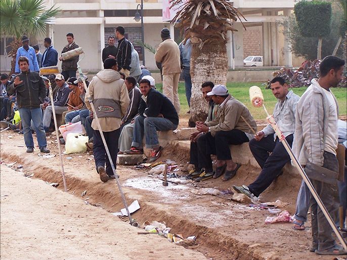 العمالة المصرية مهددة بالطرد من ليبيا في غضون ساعات ( الجزيرة نت-