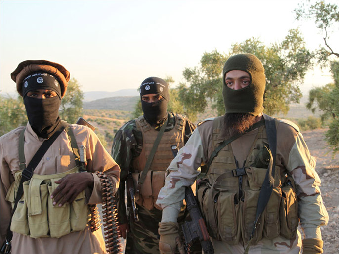 المعارك بين مقاتلى تنظيم الدولة وفصائل المعارضة بدأت في الثالث من الشهر الجاري(الجزيرة)