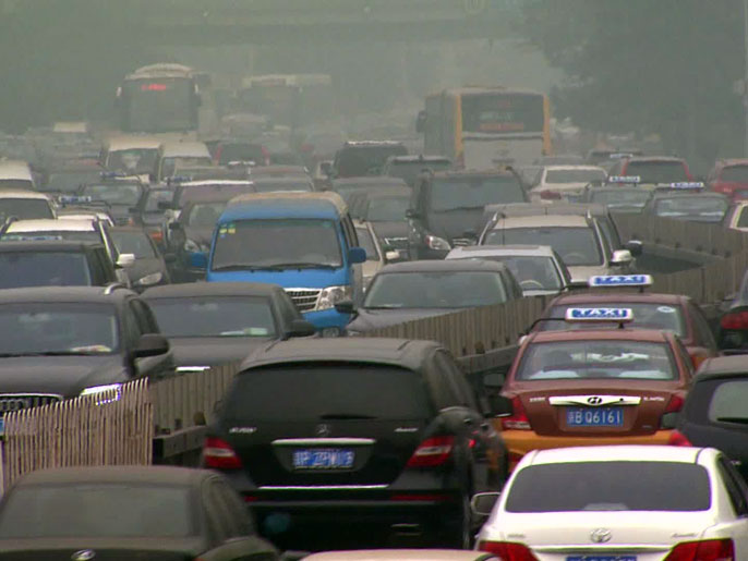 ازدحام السيارات ملوث رئيسي للهواءفي الصين (الجزيرة)