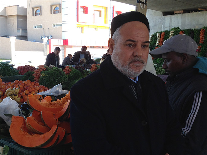‪‬ الهويجي أكد أن أسعار المواد الغذائية في متناول جميع الليبيين(الجزيرة نت)