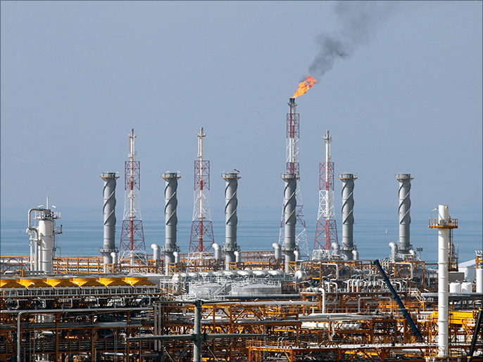 صادرات إيران النفطية هوت بسبب العقوبات إلى نحو 1.1 مليون برميل يوميا من 2.5 مليون عام 2012 (الأوروبية)