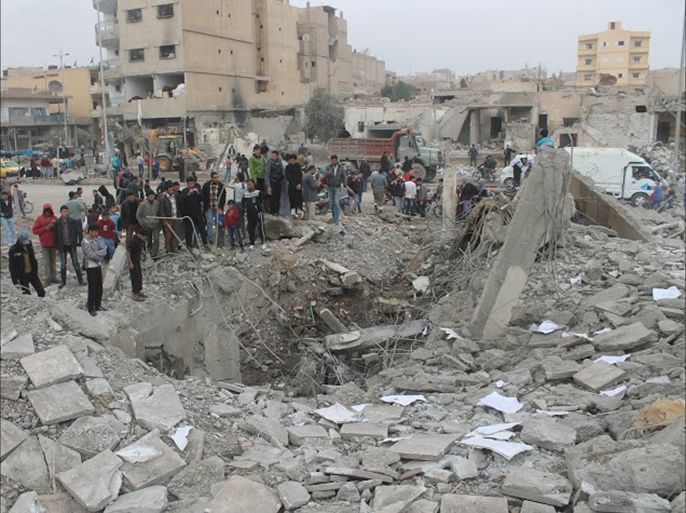 آثار الدمار جراء قصف قوات النظام للرقة