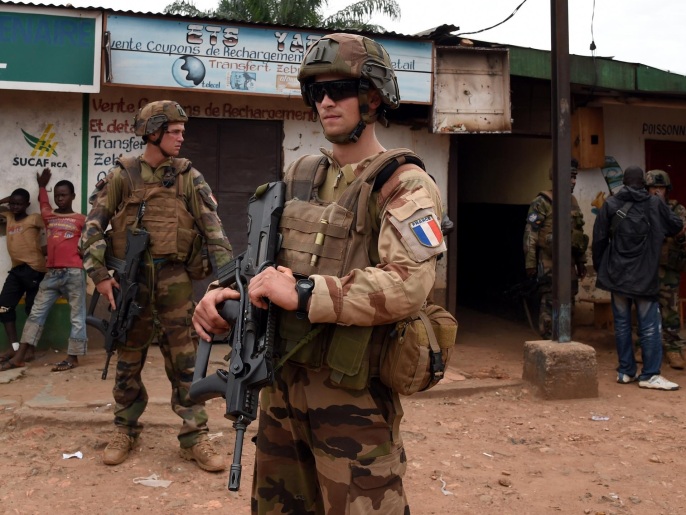 ‪جنود فرنسيون في أحد أحياء‬ العاصمة بانغي(غيتي)