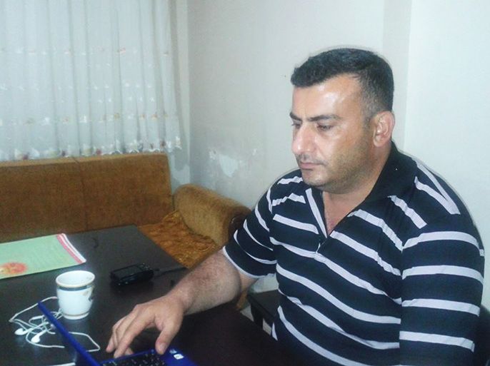 محمد إقبال بللو رئيس اتحاد الكتاب الأحرار في منزله
