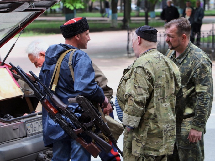 انفصاليون موالون لروسيا في مدينة لوغانسك (الأوروبية)