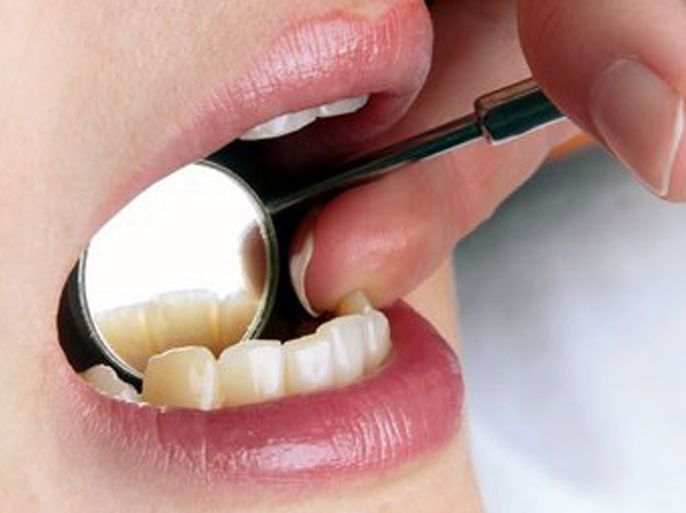 عدم علاج التهاب دواعم السن قد يؤدي إلى تخلخل الأسنان أو ظهور عنق السن