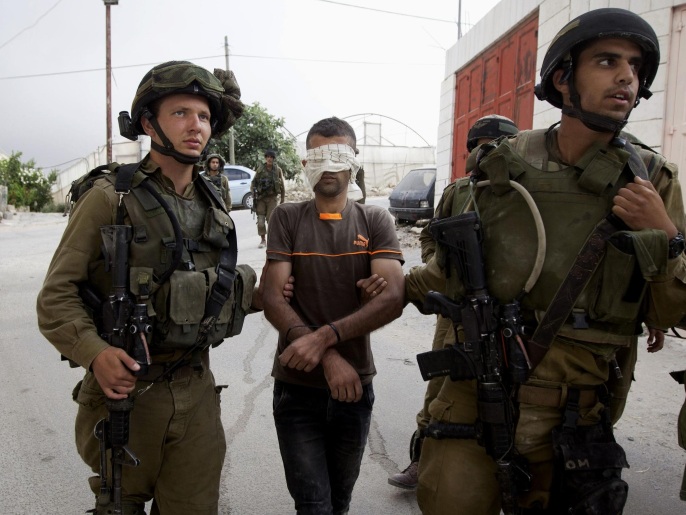 الاحتلال اعتقل منذ بدء حملته أكثر من 530 فلسطينيا (أسوشيتد برس)