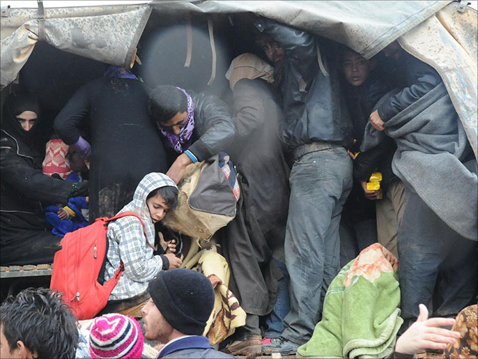 ‪اللاجئون السوريون يواجهون معاناة كبيرة‬ (الجزيرة)