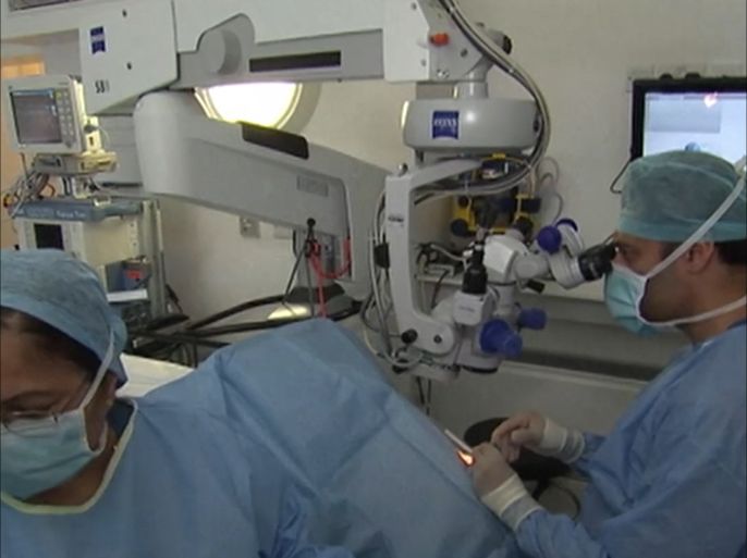 أطباء بريطانيون يؤكدون انتهاء عهد النظارات الطبية