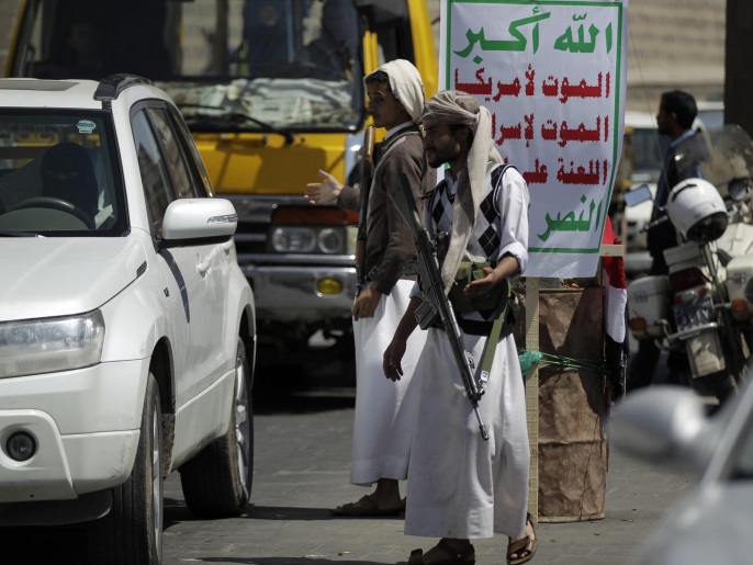 نقاط التفتيش التابعة للحوثيين منتشرة في كافة أنحاء العاصمة صنعاء (رويترز)