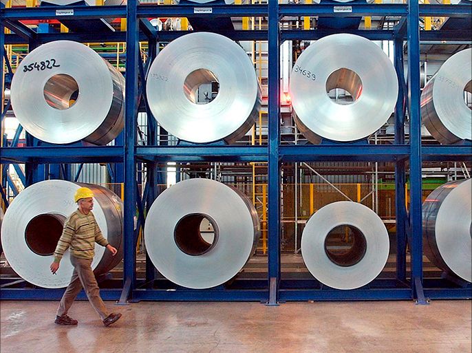 epa01063577 (FILES) Rolls of aluminium sheets at the 'Alcan Deutschland GmbH' factory in Nachterstedt, Germany, 04 November 2003. Britisch-Australian mining giant 'Rio Tinto' takes over the Canadian company Alcan for 38.1 billion U.S. dollars, as both firms announced in Montreal, 11 July 2007. Before, 'Alcan Inc.' had turned down a hostile take-over bid by U.S. market leader Alcoa for less than 28 billion U.S. dollars. The world's largest aluminum producer arises out from the acquisition, with a total revenue of 49 billion U.S. dollars. EPA/Peter Foerster