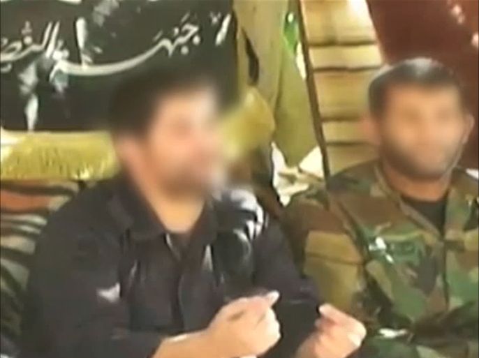 في تسجيل مصور لجبهة النصرة،، ثمانية عشر من أسرى الجيش اللبناني والشرطة يطالبون حزب الله بوقف قتاله والانسحاب من سوريا