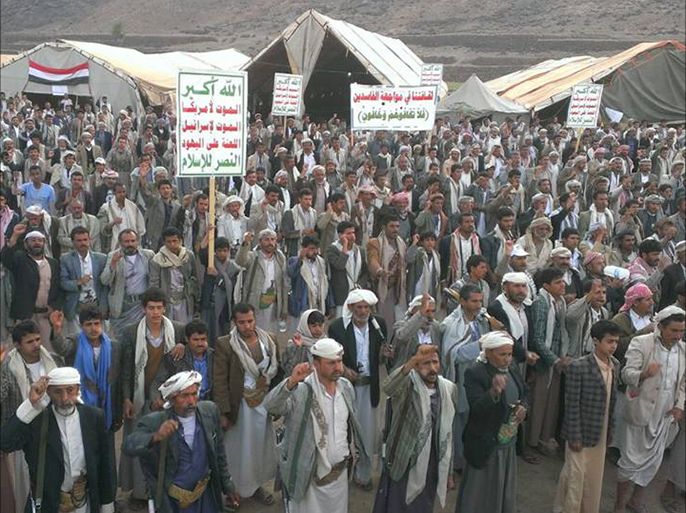 الحوثيون يسعون لترجمة سيطرتهم على الأرض بامتلاك قرار الحكومة