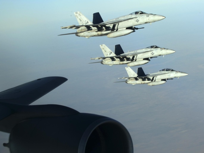 ‪سرب من المقاتلات الأميركية ينفذ مهمة شمالي العراق ضد تنظيم الدولة‬ (رويترز)