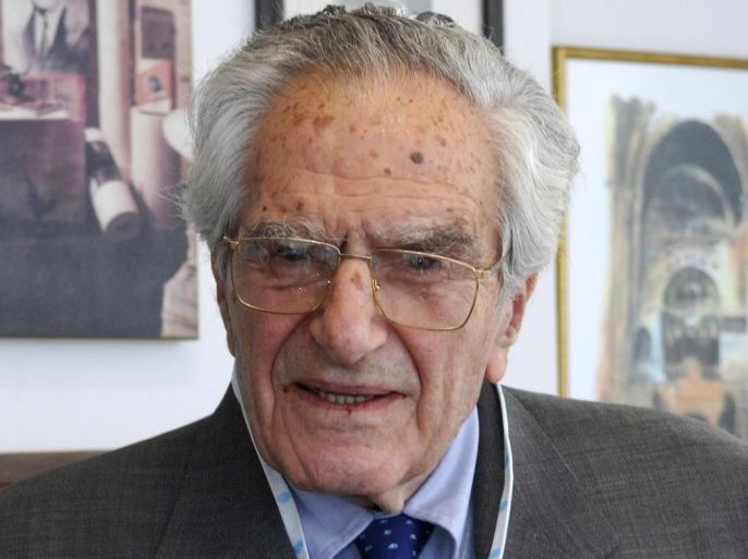 Ghassan Tueni, a Lebanese veteran politician and journalist who headed An-Nahar, a daily Arabic newspaper in Lebanon, attends an interview at his office at An-Nahar building in Beirut, June, 6, 2007. Tueni, who was Lebanon�s ambassador to the U.N. between 1977 and 1982 at the height of the Lebanese civil war, died early June 8, 2012 in hospital, at the age of 86, according to media reports. Picture taken June 6, 2007. REUTERS/Mohamed Azakir (LEBANON - Tags: OBITUARY POLITICS MEDIA)