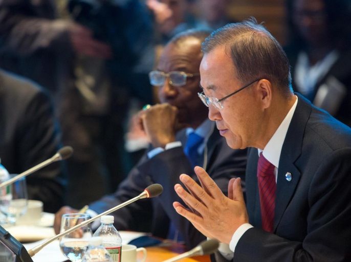 United Nations Secretary-General Ban Ki-moon (R) addresses the Ebola crisis during the IMF-World Bank annual meetings in Washington October 9, 2014. Also pictured are World Bank President Jim Yong Kim (far L) and Guinea's President Alpha Conde (2nd R). REUTERS/Jonathan Ernst (UNITED STATES - Tags: POLITICS BUSINESS HEALTH)