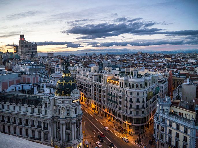 Madrid skyline, Gran VÃ­a at dusk - الموسوعة