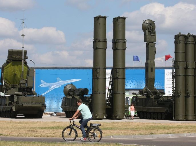 A Russian anti-aicraft missile system, S-300 on display at a military industrial exhibition 'Technologies in machine building' in the city of Zhukovsky, Moscow region, Russia, 11 August 2014. Reports state that the key topic of this year agenda is the replacment of imported components with domestic production. Many components for Russian arms, engines all helicopter and some aircraft engines for example, were produced in Ukraine and now banned for export to Russia.