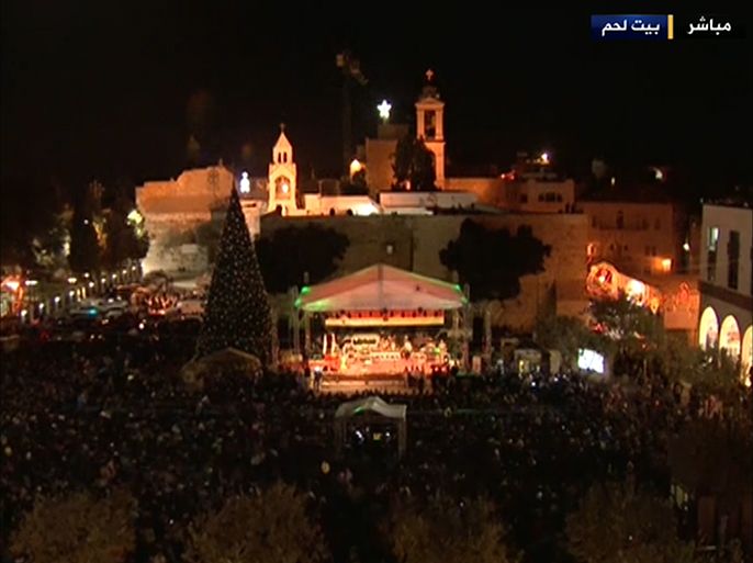 فعاليات إضاءة شجرة عيد الميلاد في مدينة بيت لحم بحضور عدد من كبار المسؤولين الفلسطينيين والدبلوماسيين الأجانب
