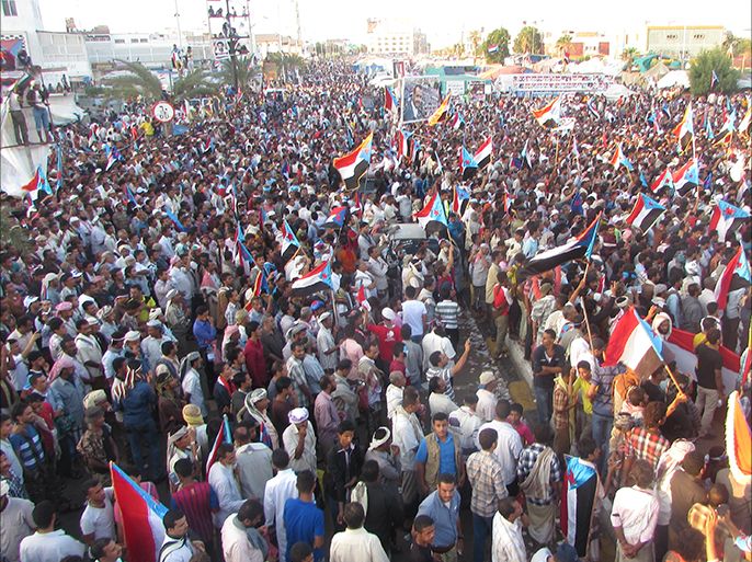 فصائل الحراك الجنوبي حذرت الحوثيين من التقدم باتجاه المحافظات الجنوبية (الجزيرة)