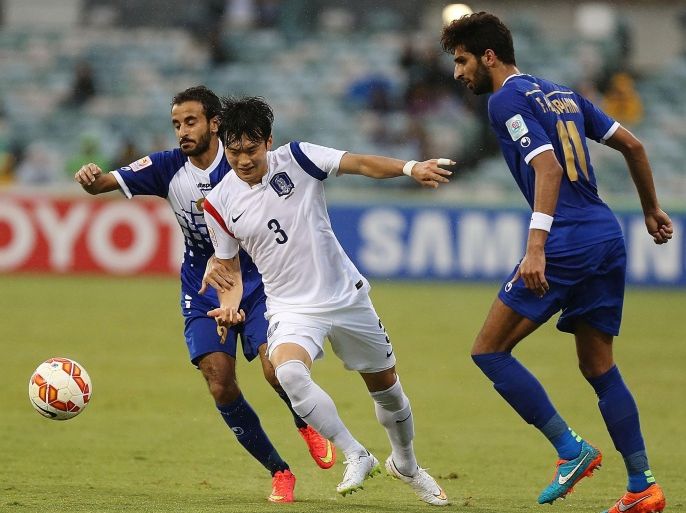 CANBERRA, AUSTRALIA - JANUARY 13: Kim Jin Su of Korea Republic in action during the 2015 Asian Cup match between Kuwait and Korea Republic at Canberra Stadium on January 13, 2015 in Canberra, Australia.