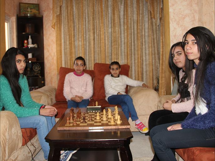 خمس شقيقات فلسطينيات يبدعن في الشطرنج