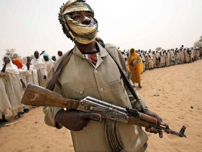 مقاتل من حركة تحرير السودان التي يقودها عبد الواحد نور (رويترز)