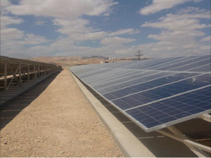 محطة للطاقة الشمسية في أريحا بالضفة الغربية
