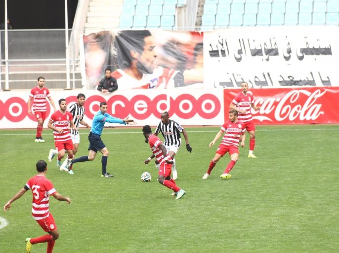 أندية كرة القدم المحترفة في تونس هددت منذ أسبوعين بإيقاف نشاط الدوري احتجاجا على عدم حصولها على المنحة السنوية التي ترصدها وزارة الرياضة