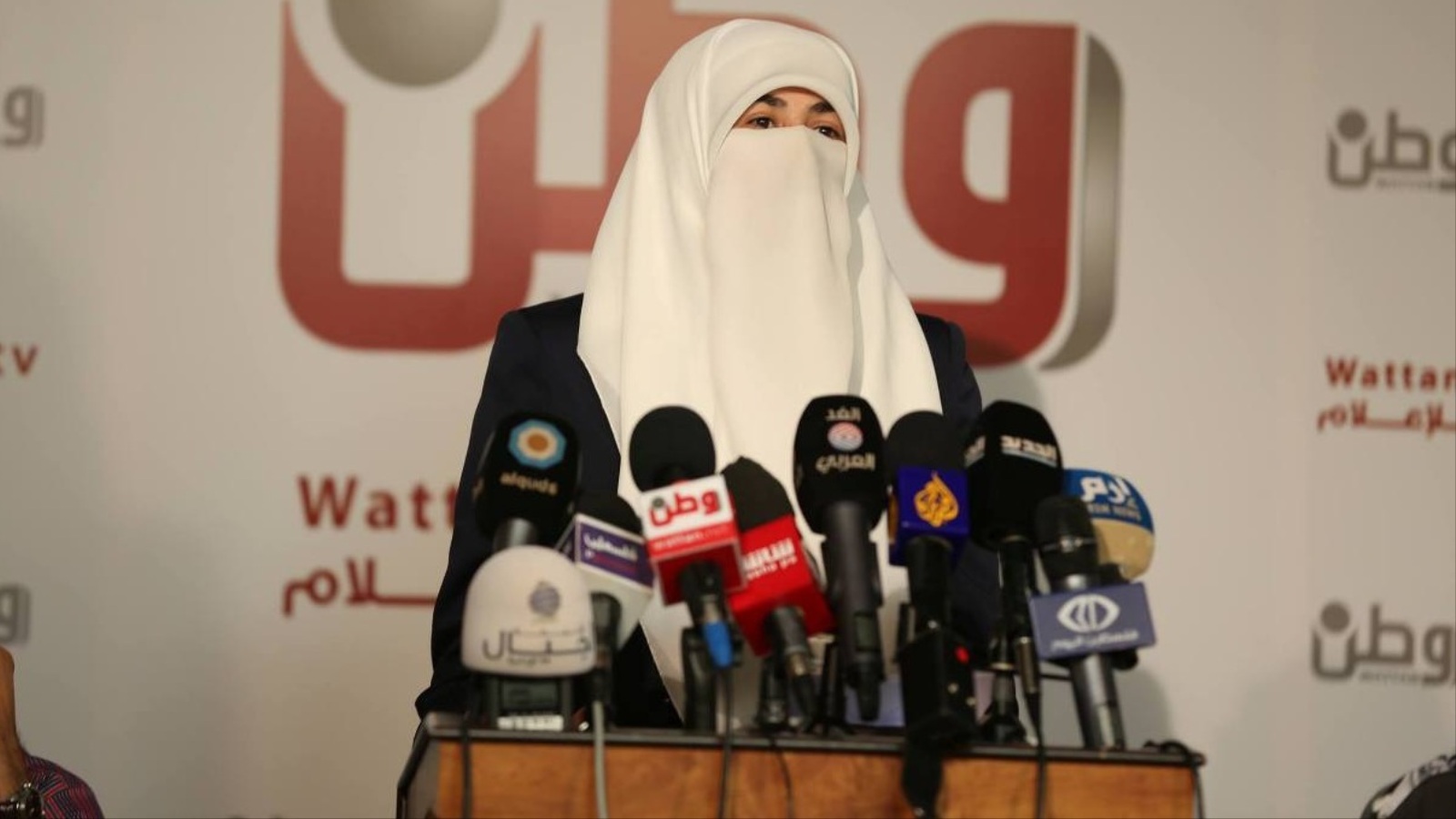 زوجة خضر عدنان تطالب المقاومة والفصائل الفلسطينية بالتحرك لإنقاذه (الجزيرة نت)