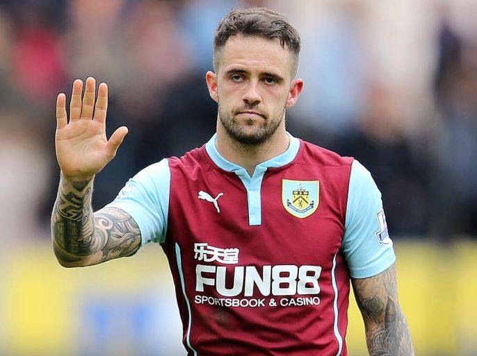 Football - Hull City v Burnley - Barclays Premier League - The Kingston Communications Stadium - 9/5/15 Danny Ings of Burnley waves to fans at the end of the game Action Images via Reuters / John Clifton Livepic EDITORIAL USE ONLY. No use with unauthorized audio, video, data, fixture lists, club/league logos or "live" services. Online in-match use limited to 45 images, no video emulation. No use in betting, games or single club/league/player publications. Please contact your account representative for further details.