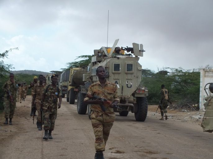 القوات الصومالية والإفريقية لدى سيطرتها على مدينة براوه بمحافظة شبيلي السفلى في شهر أكتوبر 2014 (الجزيرة نت).