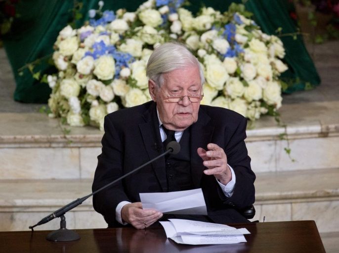 German former chancellor Helmut Schmidt speaks during the funeral for German former author Siegfried Lenz at St. Michaelis Church in Hamburg, Germany, 28 October 2014. Lenz died on 07 October. He was 88.