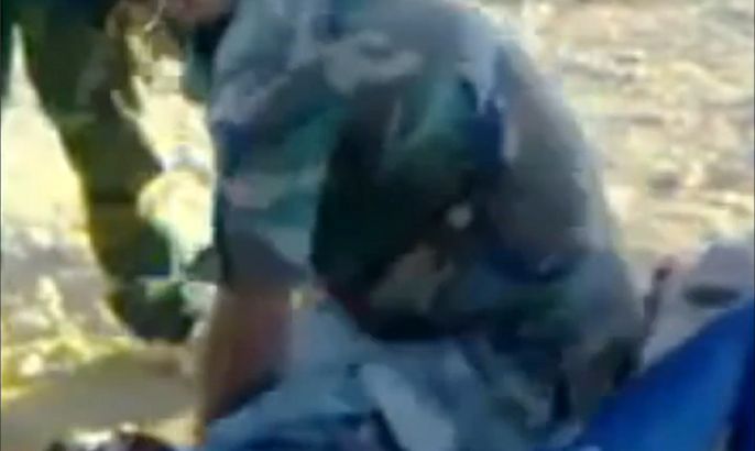 تعذيب طفل سوري من أفراد قوات النظام السوري