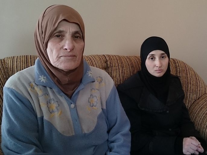 القدس المحتلة 2015 - زوجة الشهيد غسان أبو جمل ووالدته