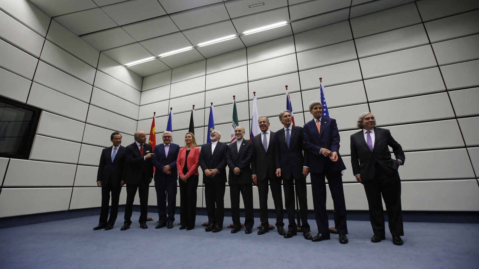 ‪‬ وزراء خارجية الدول الست الكبرى وإيران والاتحاد الأوروبي بعد توقيع الاتفاق النووي(غيتي)