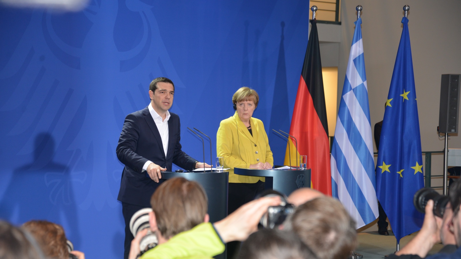 المستشارة الألمانية اقترحت خروجا مؤقتا لليونان من منطقة اليورو (الجزيرة نت)