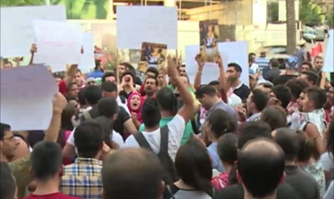 قوى أهلية لبنانية تدعو لتجديد الاحتجاجات على أزمة النفايات