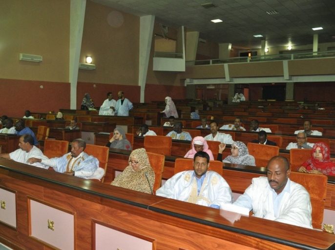 جانب من جلسة البرلمان الموريتاني التي أجاز فيها قانون مناهضة التعذيب يوم 13 أغسطس 2015 (الجزيرة نت)