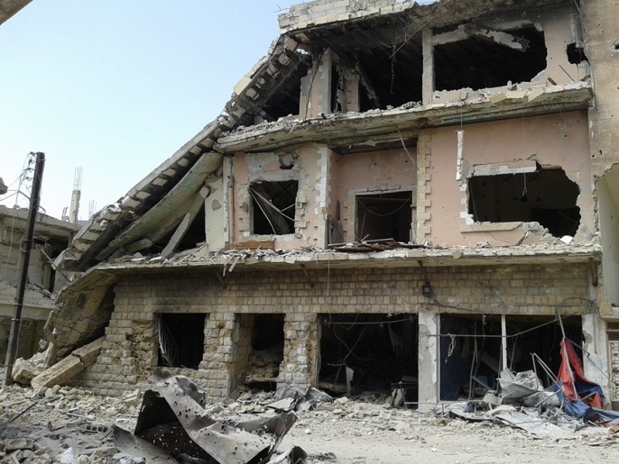 ‪كثافة القصف لم تمنع مقاتلي المعارضة السورية من الصمود‬ (الجزيرة)