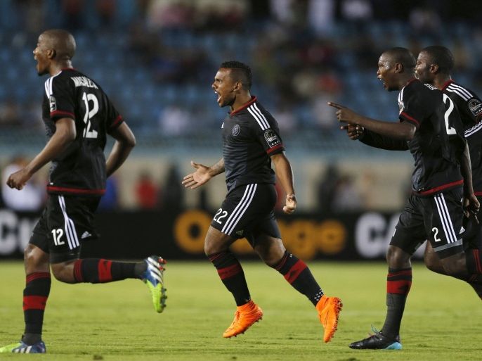 Kermit Erasmus (2nd L) of South Africa's Orlando Pirates celebrates after scoring against Egypt's Al Ahly during their African Confederation Cup semi-final soccer match at the Suez Stadium in Suez, east of Cairo, Egypt, October 4, 2015. REUTERS/Amr Abdallah Dalsh